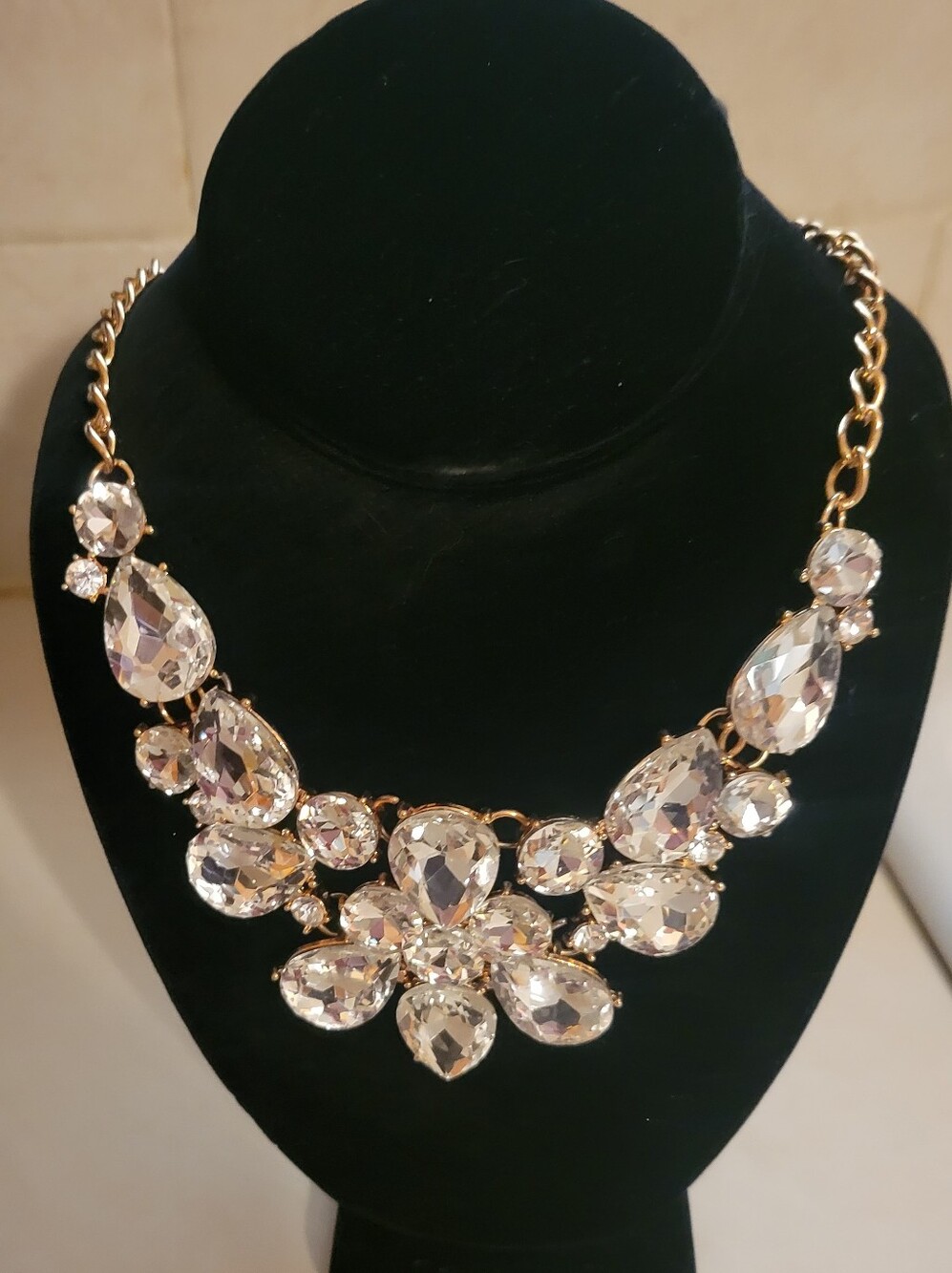 Unpredictable Paparazzi Zi Neckalace Set, NEW